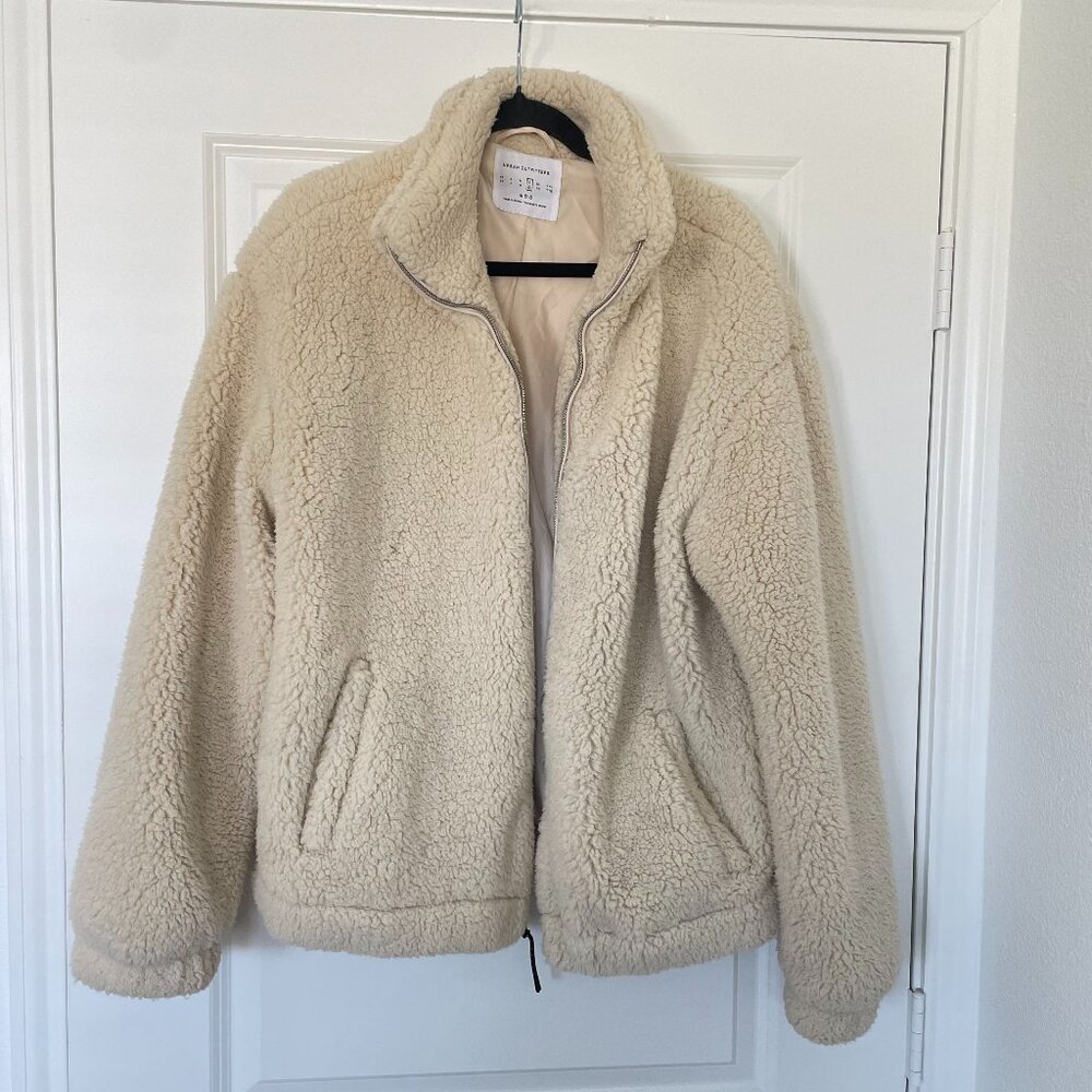 Urban Outfitters Sherpa Jacket – Women’s Size Large